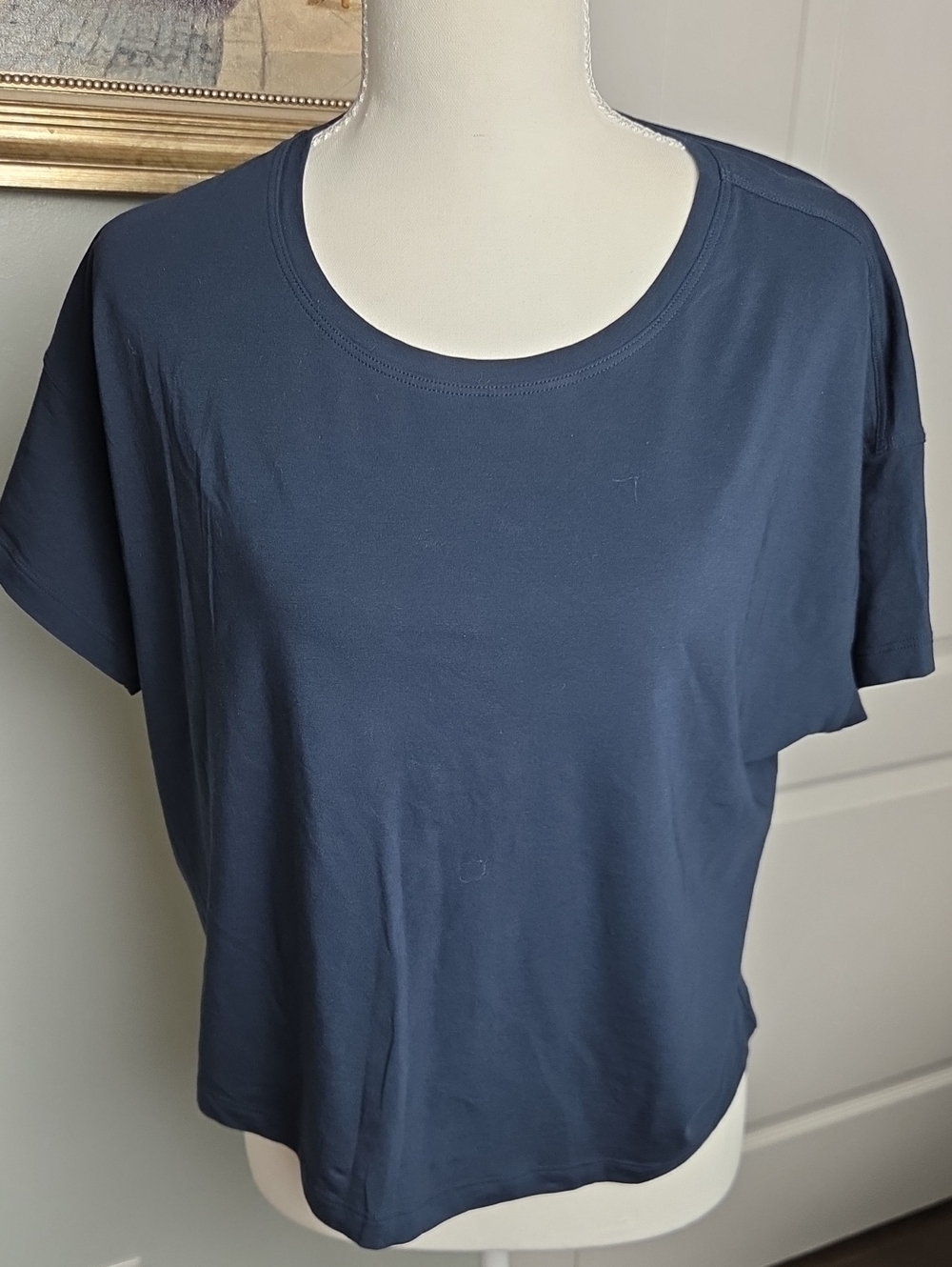 lululemon athletica Cates Tee Navy Short Sleeve Crew Tee Size 10